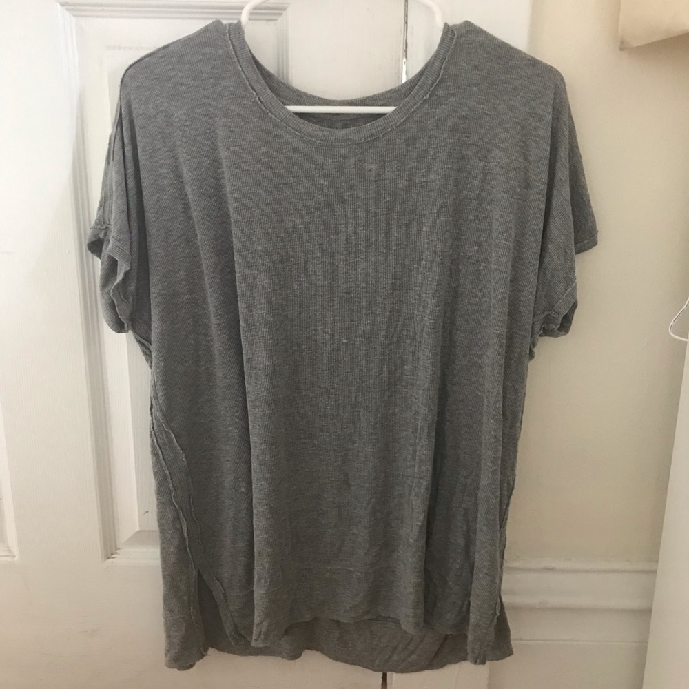 plain grey t-shirt